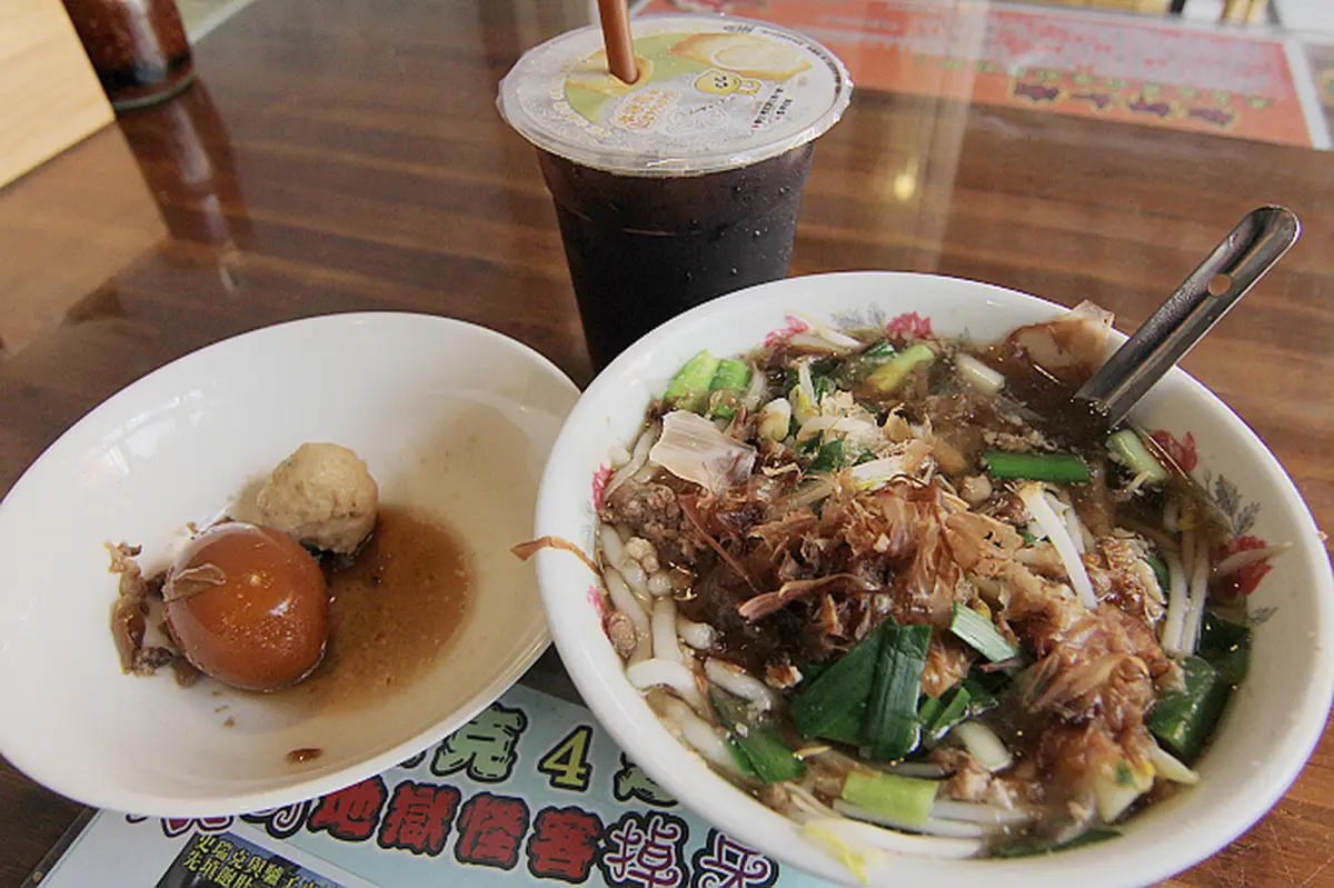 ▲台東相當知名的美食「榕樹下米苔目」，昨（29）晚在粉專發出公告，看似好像是宣告將歇業，引起廣大網友們表達不捨。（圖／部落客「DARR蘋果樹旅遊玩樂誌」提供）