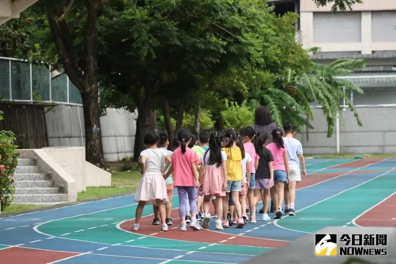 ▲醫師示警，往年開學就是一連串病毒、感冒的高峰期，今年特別要注意「腸病毒、流感、腺病毒、RSV呼吸道融合病毒」的爆發。（圖／NOWNEWS資料照）