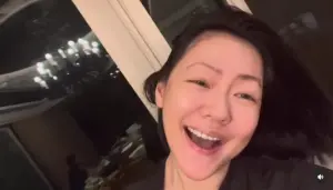 ▲女兒開學前一晚,小S興奮地跳舞、無聲歡呼。(圖/翻攝自小S IG) ▲女兒開學前一晚,小S興奮地跳舞、無聲歡呼。(圖/翻攝自小S IG)