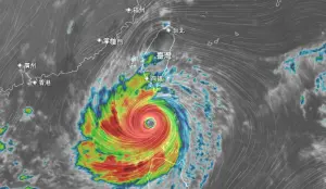 強颱蘇拉待台灣2天！「最新降雨趨勢」出爐　高雄、台南小心了

