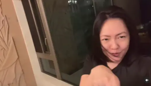 ▲女兒開學前一晚,小S興奮地跳舞、無聲歡呼。(圖/翻攝自小S IG) ▲女兒開學前一晚,小S興奮地跳舞、無聲歡呼。(圖/翻攝自小S IG)