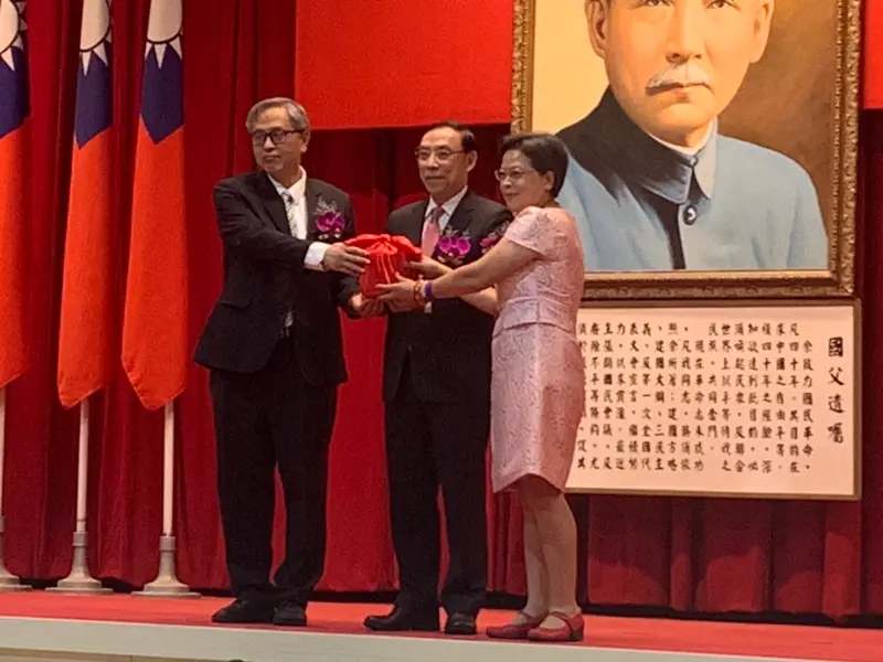 ▲行政執行署副署長葉自強(左)(圖/行政執行署提供)