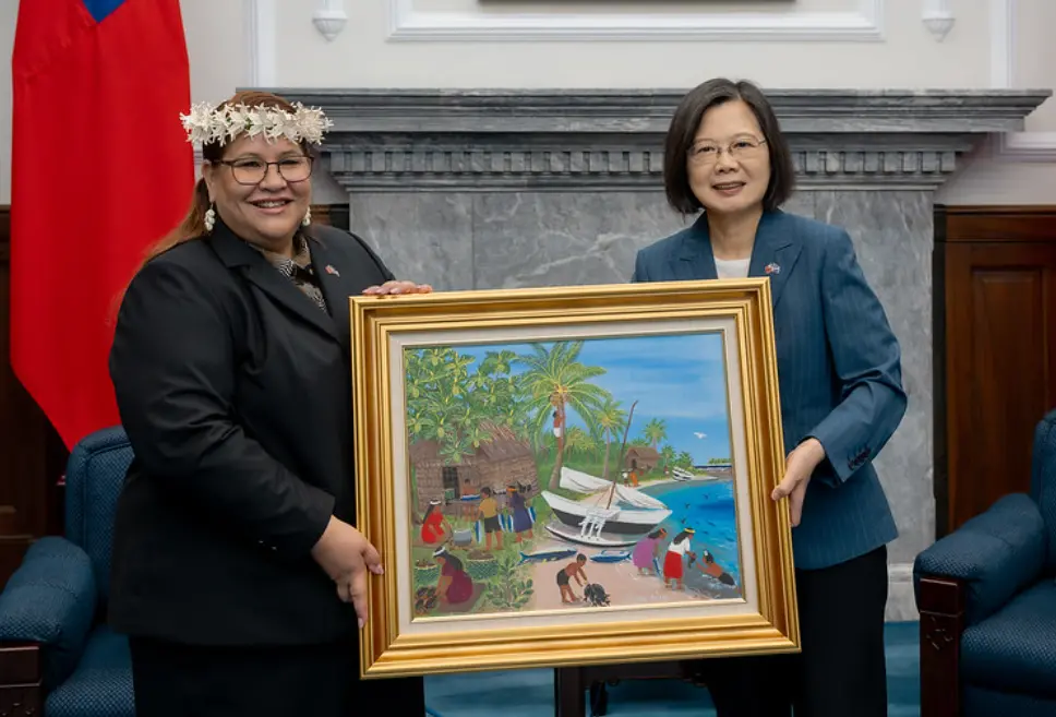 ▲總統蔡英文接受馬紹爾群島共和國新任駐台特命全權大使卡蒂爾（Anjanette Kattil）呈遞到任國書。（圖／總統府提供）