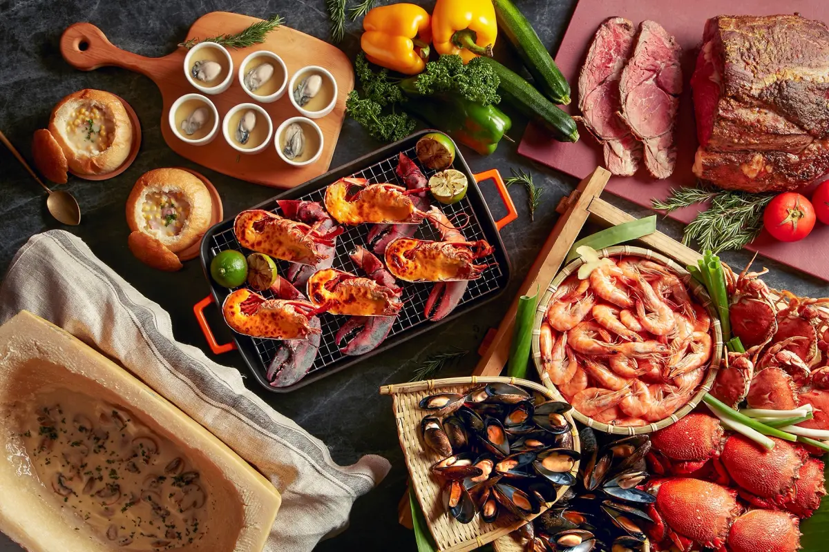 ▲寒舍集團9月每週三下午14:00，於寒舍生活APP準時開賣，內容包含台北喜來登「十二廚平日自助午餐券」，下殺至僅需387元，今天是開賣的首日。（圖／寒舍集團提供）