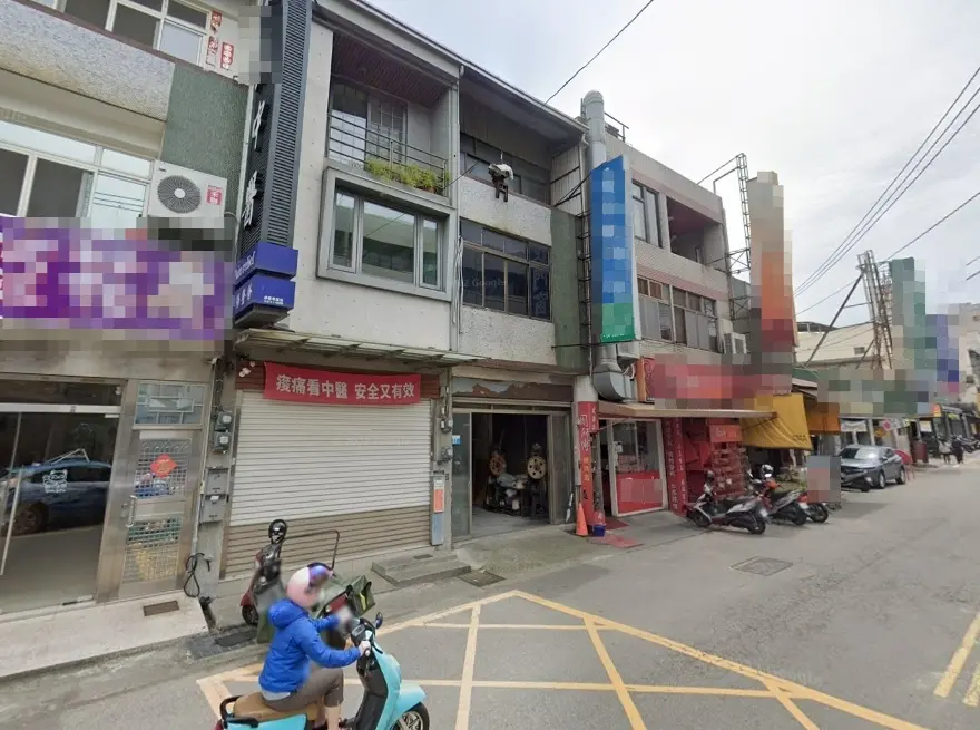 ▲台中殺人魔陳金火2003年殺害女保險員的分屍凶宅，期間多次轉手，後由吳姓中醫師在2009年以400萬元買下，開中醫診所執業至今。（圖／Google地圖）