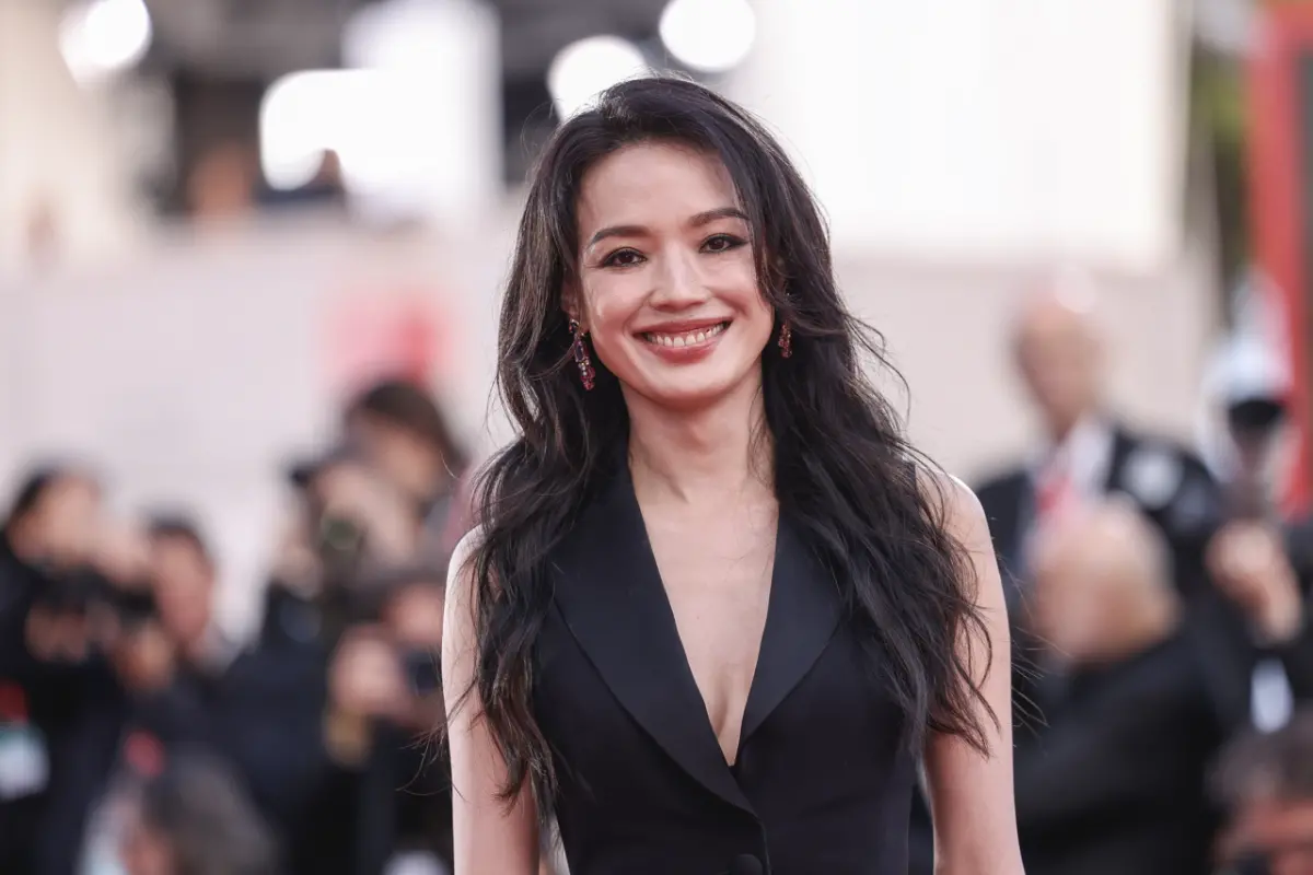 ▲快50歲的舒淇曬出素顏照，鏡子出賣真實身材，驚人狀態曝光。（圖／美聯社／達志影像）