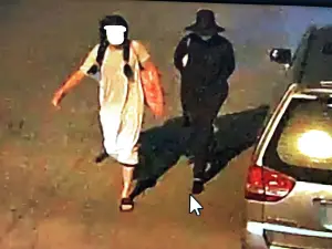 影/塗鴉怪客身份曝!2外籍男子「已潛逃日本」 6度變裝扮成芭比
