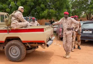 尼日軍政府限制聯合國機構活動　下令驅逐法國大使

