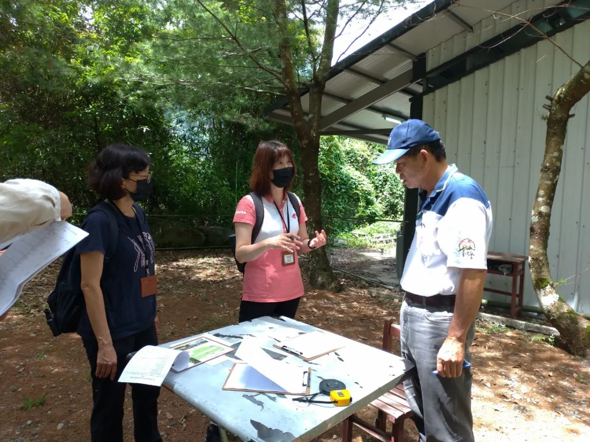 ▲觀旅局透過逐家訪視輔導的方式，提供法令及申請作業疑義諮詢(圖／觀旅局提供2023.9.2)