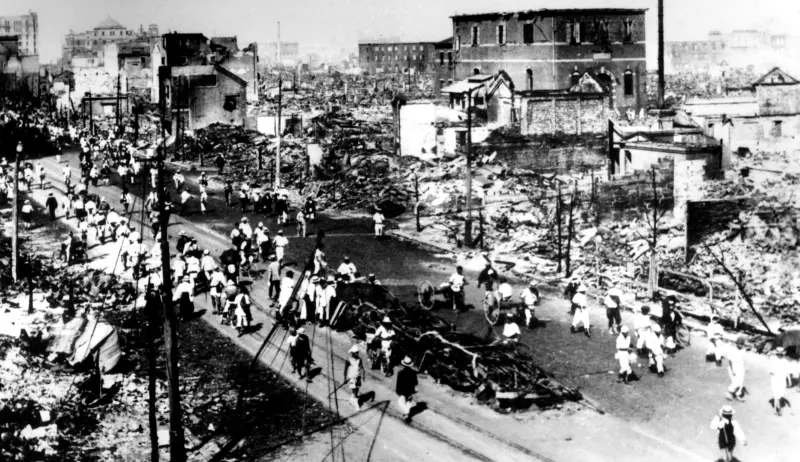 ▲1923年9月1日發生的日本關東大地震，規模達8.1，造成數十萬人死亡、失蹤及受傷。（圖／美聯社／達志影像）