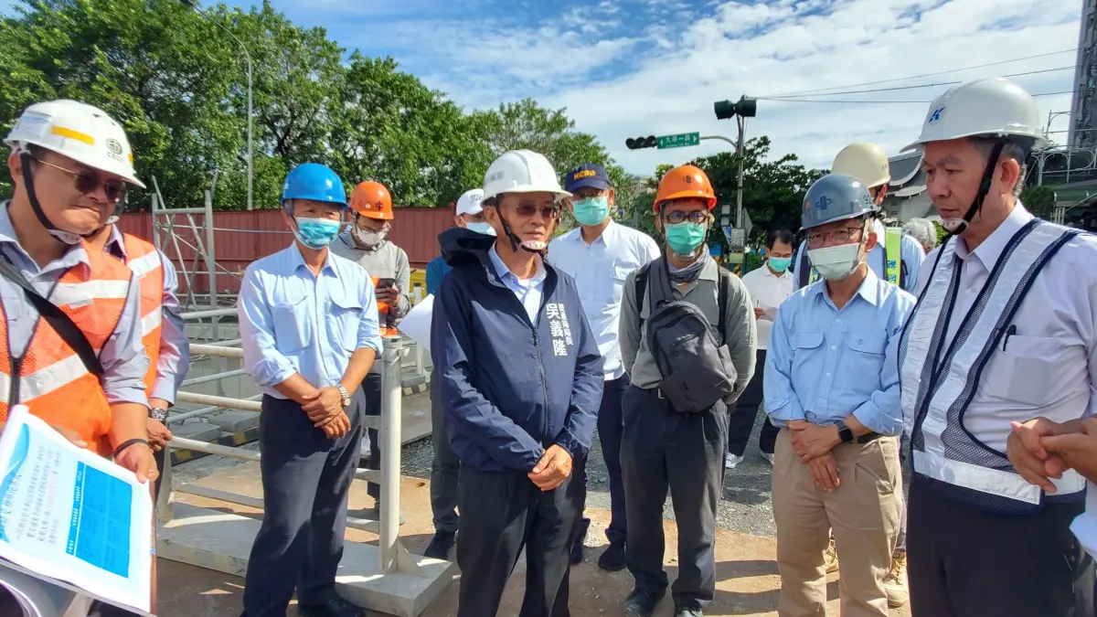 ▲捷運局長吳義隆指示持續透過多元管道傳播封路施工訊息，讓對交通衝擊降到最低。（圖／高市府捷運局提供）