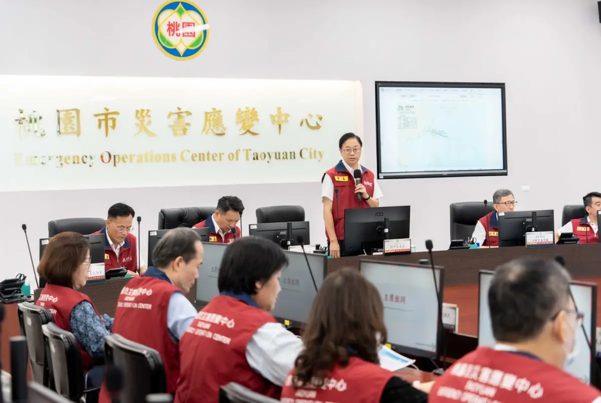 ▲張善政表示，針對颱風來臨前的整備工作及事後的救災效率，請各單位務必做好整備工作、嚴陣以待，期盼讓桃園的災情降至最低。（圖／桃園市政府提供）