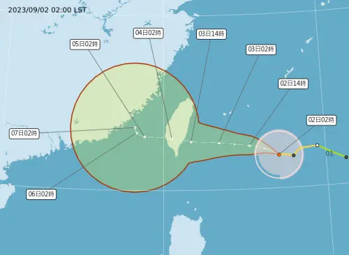 ▲氣象局針對海葵颱風已經發布海上颱風警報，最新預測路徑，中心將從台東登陸。（圖/中央氣象局）