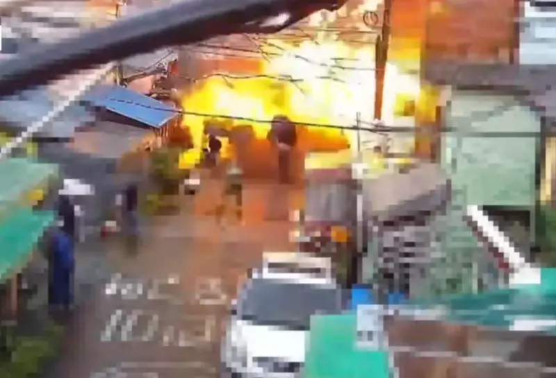 ▲韓國釜山市一間公共澡堂，1日驚傳爆炸事故，造成20多人受傷。（圖／擷取自韓國電視台影片）