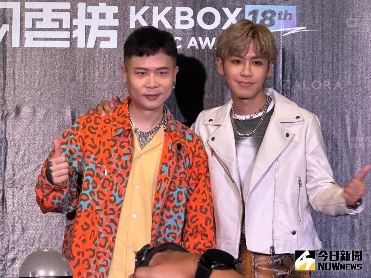 ▲蕭秉治（左）再次合體老戰友鼓鼓（右）重現「ＭP魔幻力量」經典神曲，此外，鼓鼓還首度曝光求婚大元的計劃。（圖／記者詹鎰睿攝影）