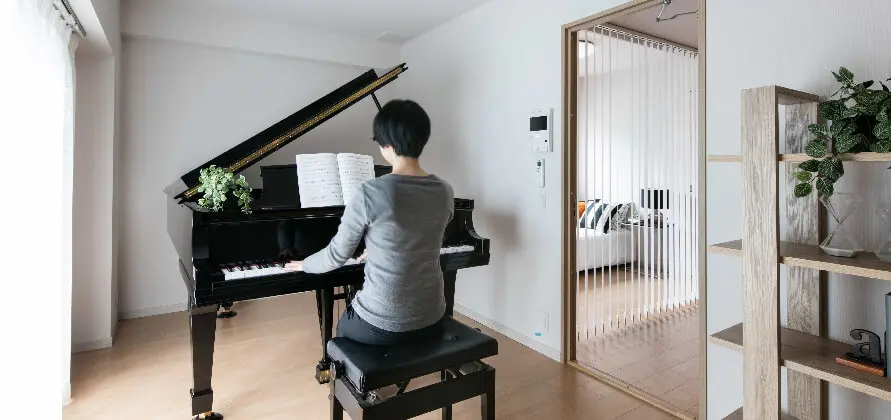 ▲歷經新冠累岩防疫時期後，日本民眾對居家隔音的需求上升，更因此帶動「隔音住宅」市場。（圖／翻攝自Livlan）