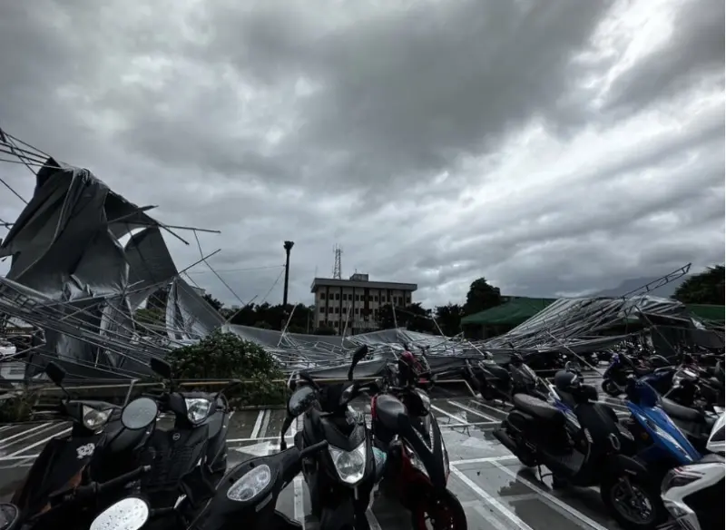 ▲針對海葵颱風造成災害損失，財政部提醒9大稅目減免。（示意圖／花蓮縣警察局提供）