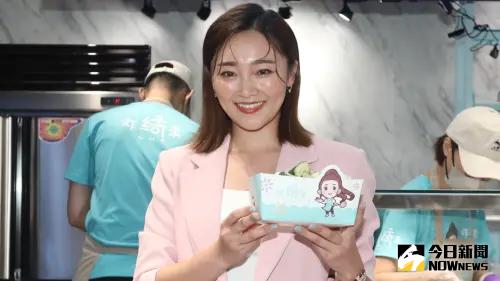 ▲張文綺炸物店「炸綺來鹹酥雞」台北新光三越A11店開幕。（圖／記者鄭孟晃攝影）