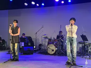 ▲李東烈（左）、李歡喜公開共同創作寫給台灣粉絲的Fansong歌曲《Call my name》。 （圖／紅心字會）