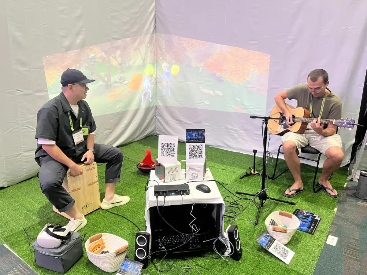 ▲北科大師生開發延展實境（XR）作品「跨境現實」，透過現場樂器彈奏振動，即時打造與觀眾互動的多重宇宙演唱會，獲SIGGRAPH電腦動畫展大賞。（圖／北科大提供）