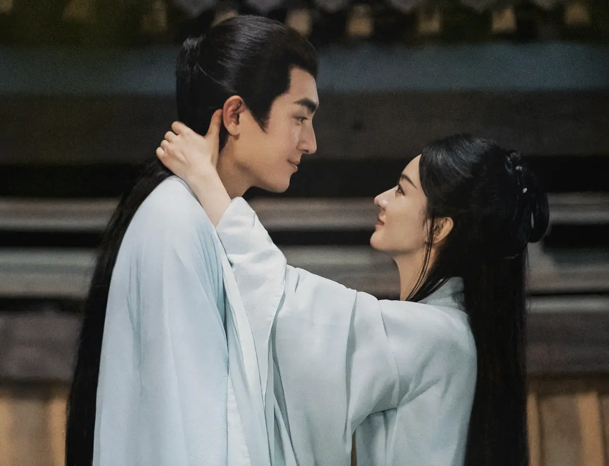 ▲趙麗穎（右）、林更新繼《楚喬傳》後，再度搭檔合作演出《與鳳行》。（圖／翻攝自微博）