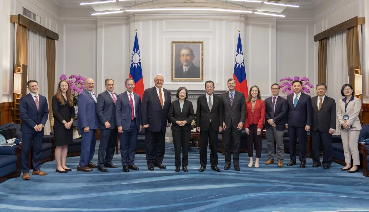 ▲蔡英文接見戰略暨國際研究中心訪團，希望能夠在華府持續發揮影響力，進一步推動印太地區和平穩定（圖／記者陳威叡攝，2023.09.04）