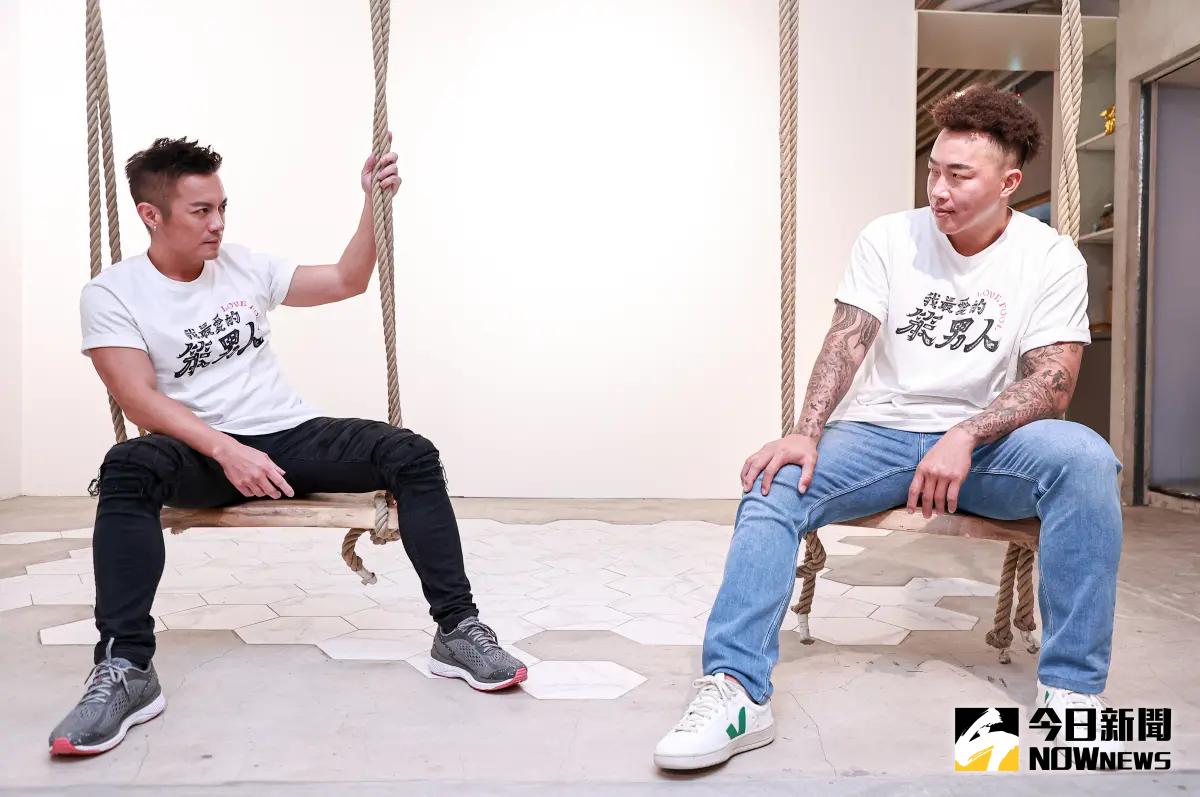 ▲范逸臣（左）與田中千繪愛情長跑7年沒結婚，他跟郭泓志（右）宣傳電影《我最愛的笨男人》接受訪問時，也親口說出對「生小孩」的想法。（圖／記者葉政勳攝影）