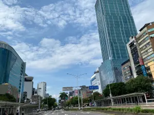 外國人在台灣買房大減近6成！創7年新低　打房、稅制嚇跑投資人
