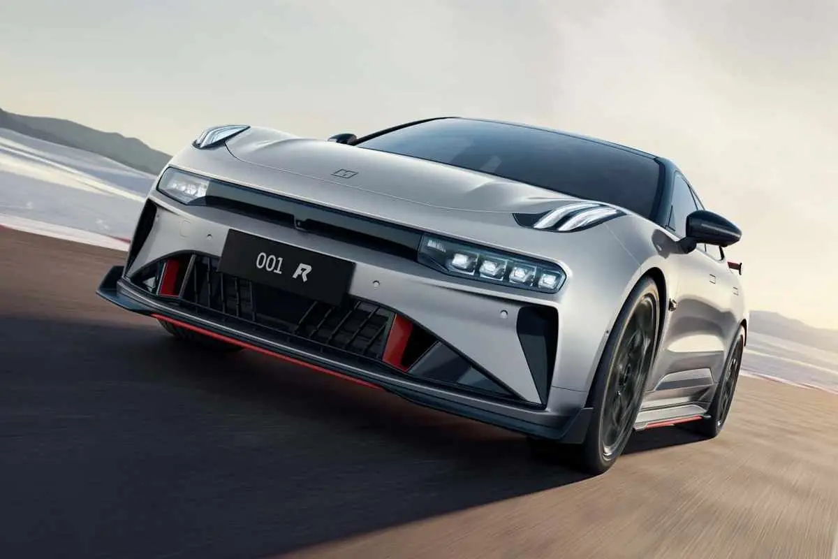 ▲ 就是要嗆Tesla，Zeekr 001 FR用1,265匹將Model S Plaid壓落地 