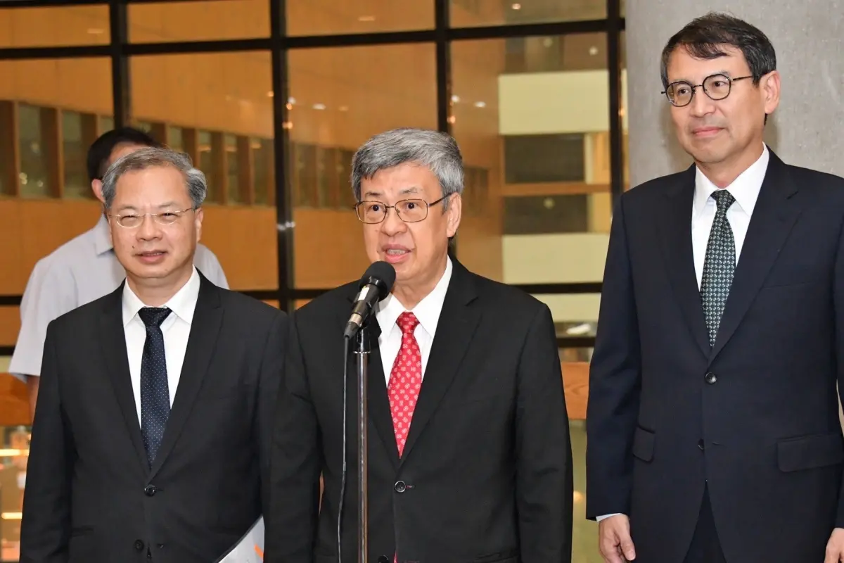 ▲陳建仁明日將赴立院進行進口蛋專報，而本會期民進黨團優系法案為中央政府總預算案、《道路交通安全基本法》、攸關囤房稅2.0的《房屋稅條例》與《最低工資法》。（圖／行政院提供）