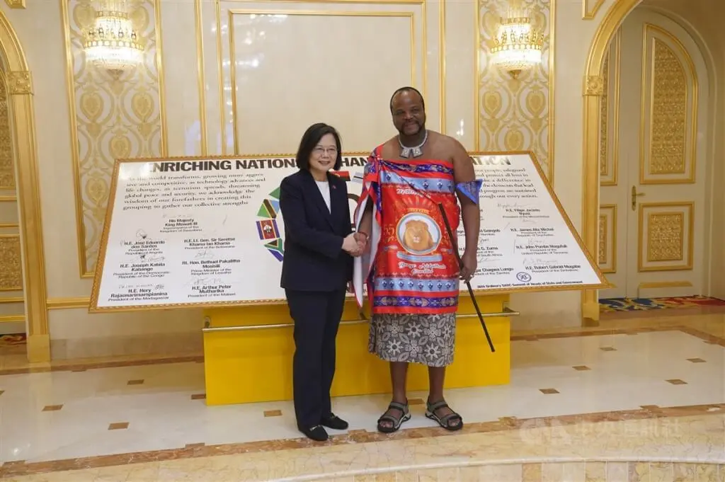 ▲總統蔡英文5日與史瓦帝尼國王恩史瓦帝三世，共同見證婦女賦權等3文件簽署，為兩國未來關係建立新里程碑；史國國王強調，會持續推動台灣參與所有聯合國機構，台灣是第一世界國家的典範。（圖／中央社）