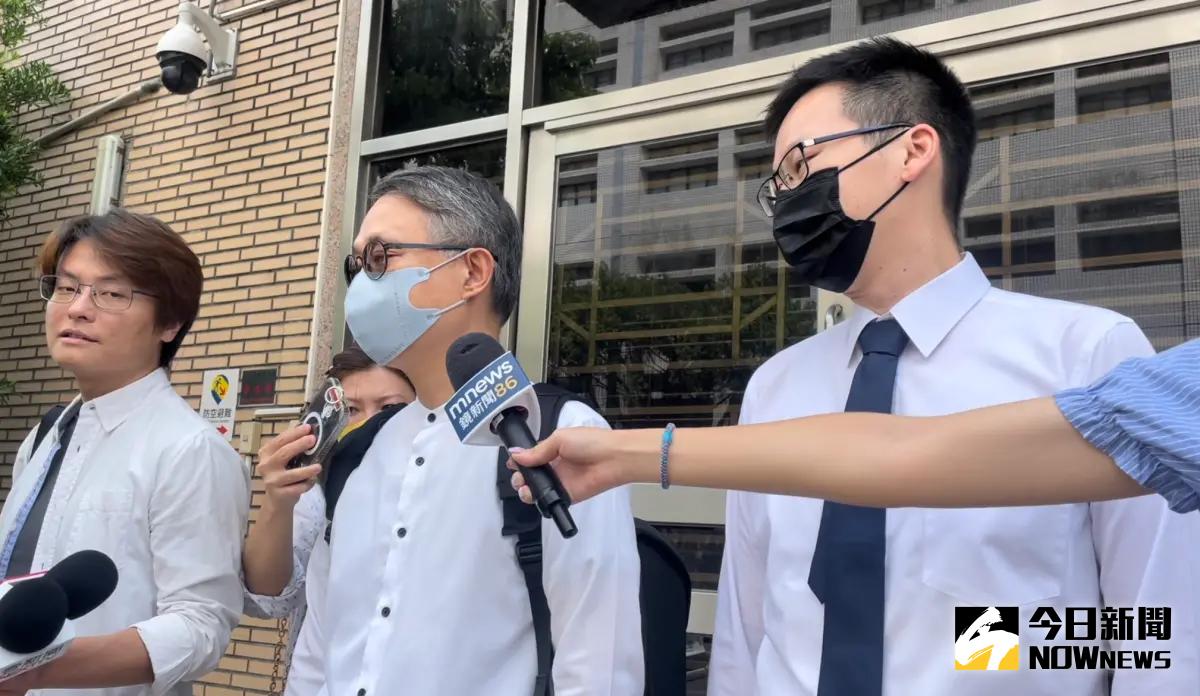 ▲向心夫婦委任律師方伯勳表示，希望檢察官尊重法院判決（圖／記者潘千詩攝，2023.09.06）