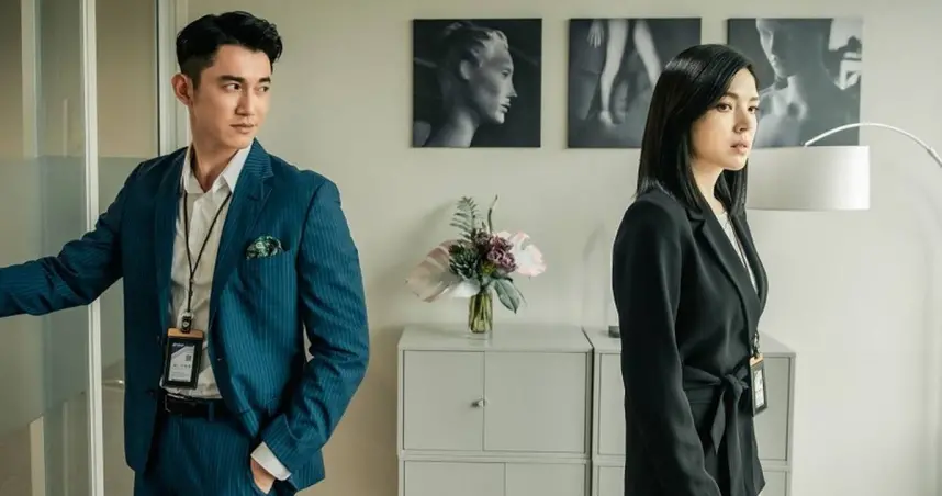 ▲許瑋甯（右）在《她和她的她》遭吳慷仁侵犯，今傳出女方走不出陰影，不願再和對方同台。（圖／Netflix提供）