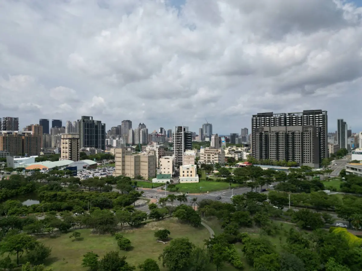 ▲統計今年前七月的建物繼承移轉棟數，較去年同期增加18%且數量創下同期新高，反映世代間的財富移轉狀況越來越為普遍。圖為房市示意圖。（圖／資料照片）