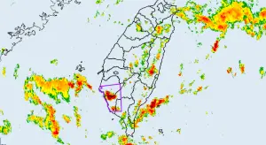 ▲「臺南市、高雄市、屏東縣」發布大雷雨即時訊息，持續時間至14時45分止。（圖／中央氣象局）