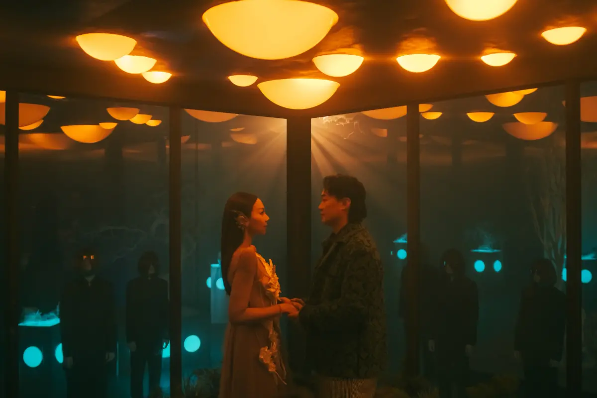 ▲陳奕迅（右）與AGA江海迦推出合唱歌曲《Special One》，MV中陳奕迅飾演怪人，一秒切換情緒演技大爆發。（圖 / 環球音樂）