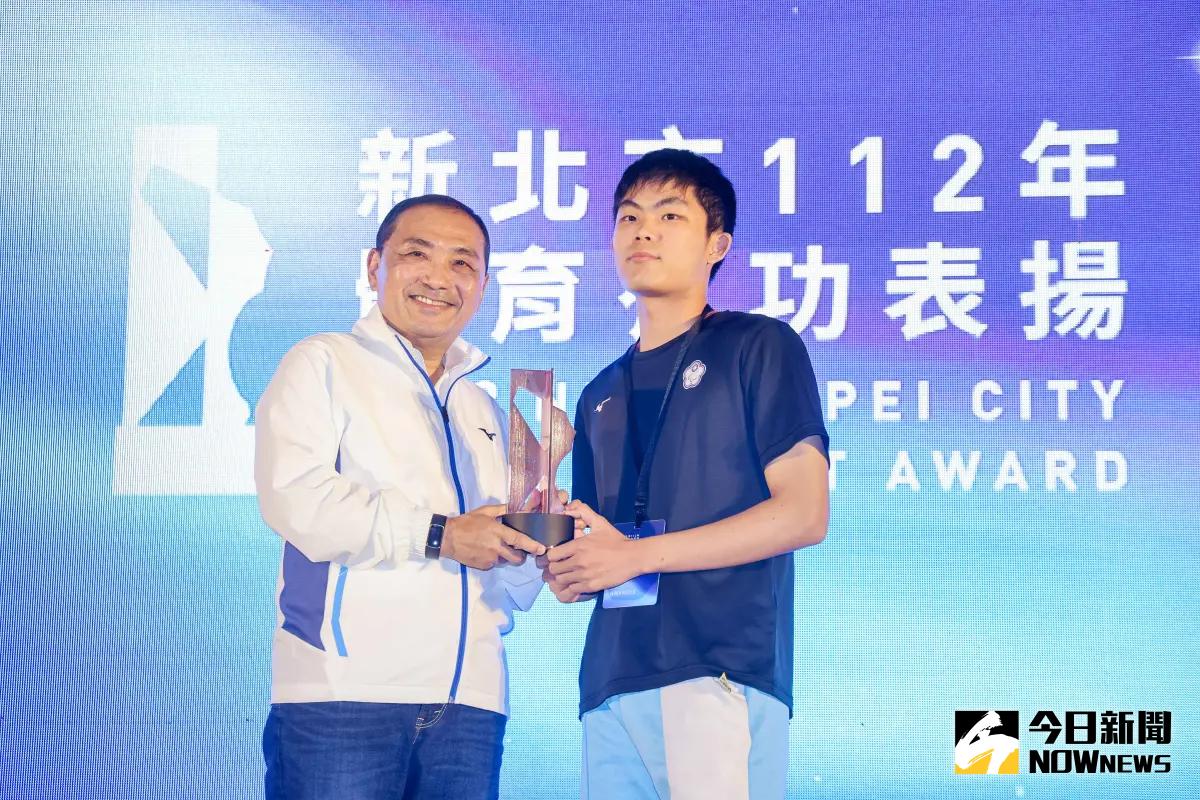 ▲侯友宜出席體育有功人員頒獎典禮，期許大家一起為新北體育繼續努力。（圖 ／記者吳嘉億攝，2023.09.07）