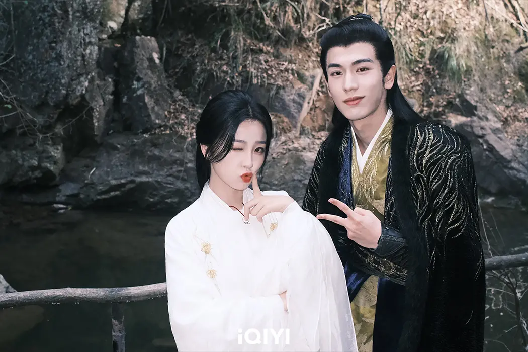 ▲虞書欣（左）、張凌赫接演《雲之羽》，被導演用同個理由「留住20歲最美的樣子」說服。（圖／iQIYI國際版提供）