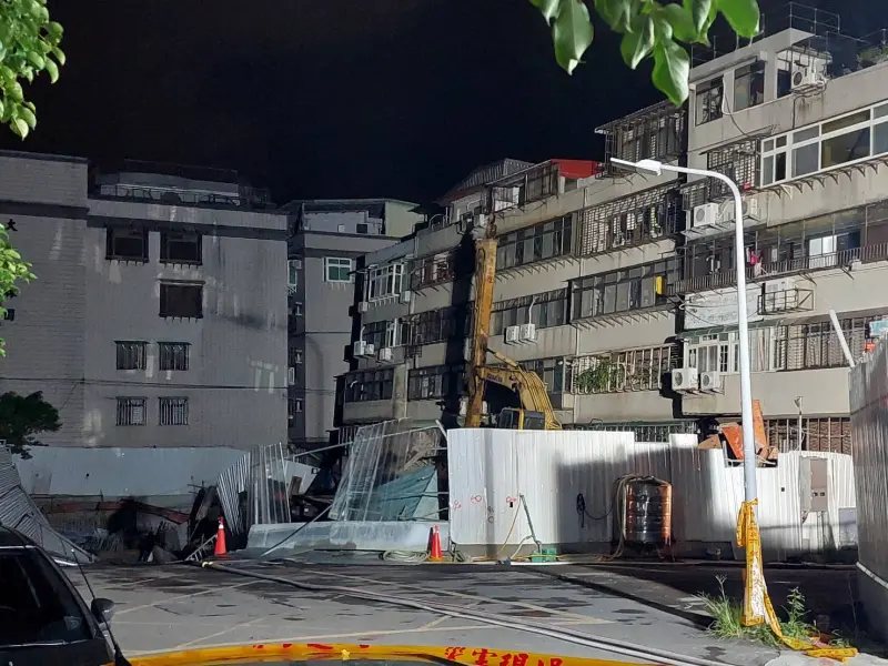 ▲大直房屋塌陷現場。（圖／讀者提供）