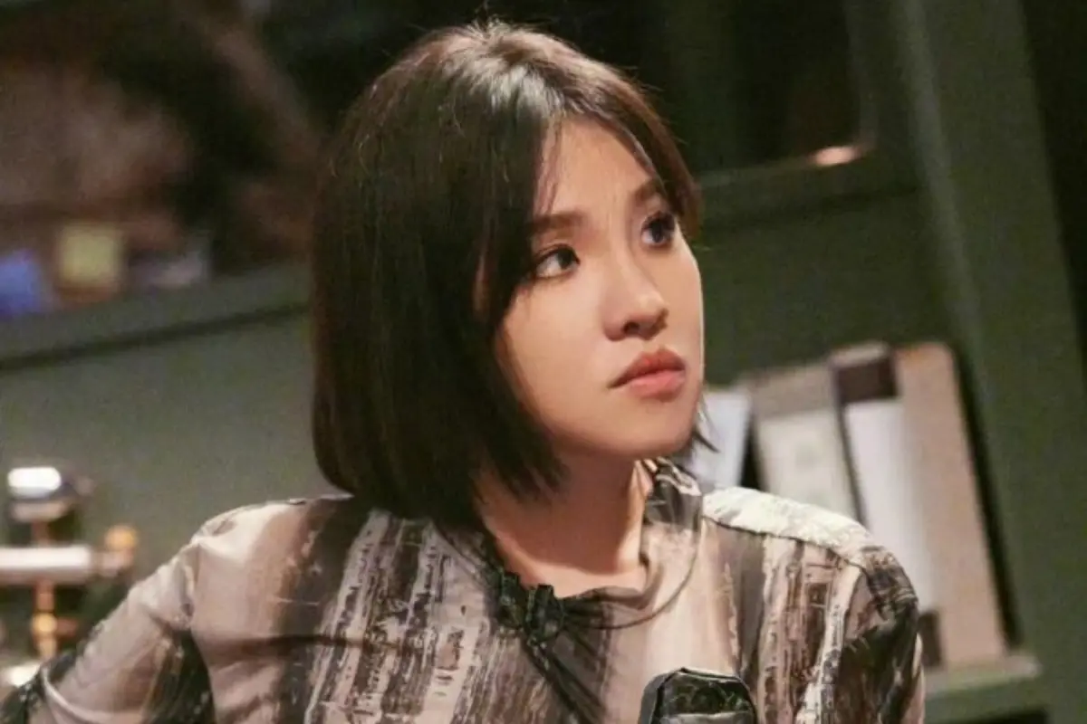 ▲謝依霖瘦身近照曝光，明顯看到瓜子臉，她親解變瘦真相笑說「下手重了點」。（圖 / 密室大逃脫官微）