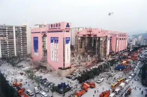 韓也曾發生大樓坍塌！首爾「三豐百貨」20秒內全垮　釀逾5百死亡
