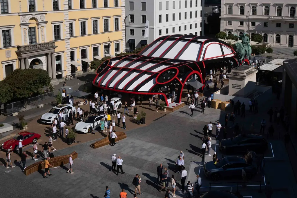 ▲俄烏戰爭重創歐洲經濟，根據奧地利智庫研究，中東歐經濟受德國拖累，下滑的趨勢恐加劇。圖為慕尼黑「德國國際車展」（IAA）資料照。（圖／美聯社／達志影像）