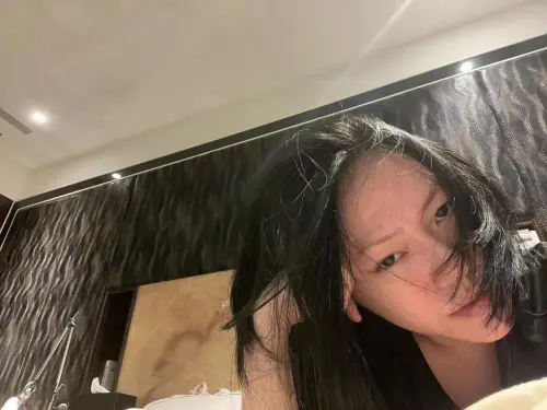 ▲小S更新自拍照,透露將參加女兒學家長會。(圖/翻攝自小S臉書) ▲小S更新自拍照,透露將參加女兒學家長會。(圖/翻攝自小S臉書)