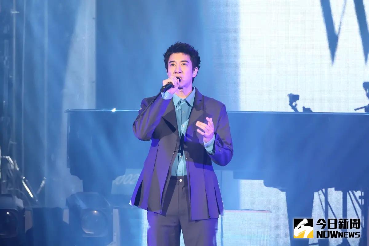 ▲王力宏哽咽分享心情，提到真相不重要，自我打氣重新開始。（圖／記者鄭孟晃攝）