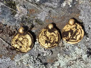 挪威男被醫生囑咐多散步！竟發現超古老黃金首飾　險誤認成巧克力
