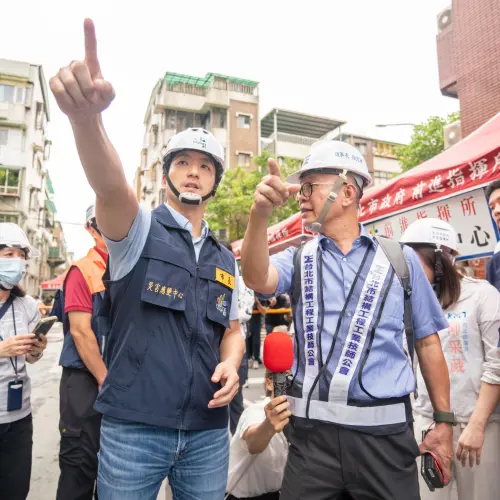 ▲台北市長蔣萬安視察大直街搶救進度。（圖／蔣萬安臉書）