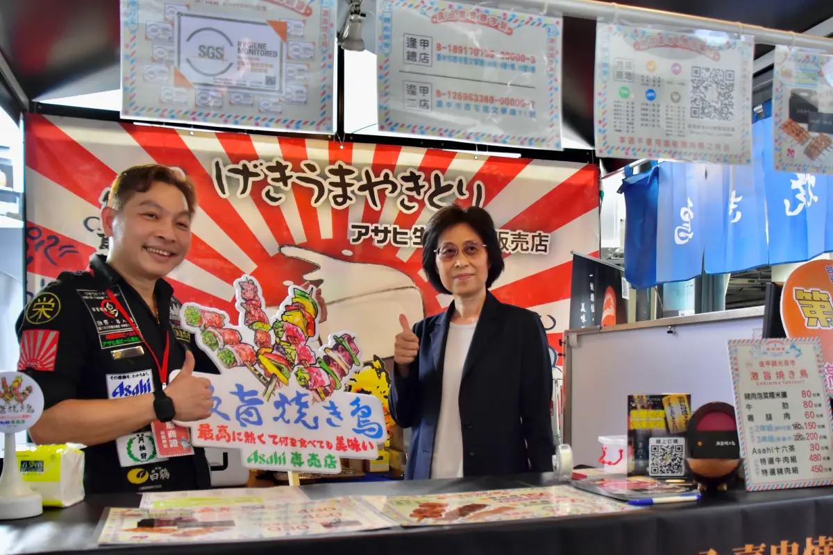 ▲台灣市博會中區場今日登場，經濟部陳怡鈴主任秘書逐攤參觀各展攤販售好物。（圖／主辦單位提供）