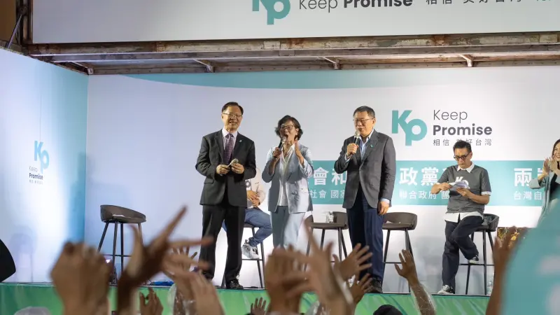 ▲柯文哲全國第一場「廟口開講」昨在大甲舉行,拉抬立委提名人蔡壁如的選情。(圖/蔡壁如辦公室提供,2023.09.10)