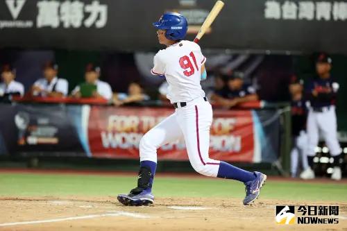 中華隊柯敬賢入選明星外野手,並拿下最佳防守獎。(NOWnews資料照) ▲中華隊柯敬賢入選明星外野手,並拿下最佳防守獎。(NOWnews資料照)