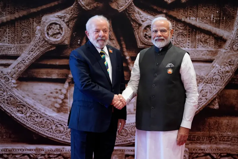 ▲巴西在印度新德里接任G20輪值主席國。圖為巴西總統魯拉以及印度總理莫迪。（圖／美聯社／達志影像）
